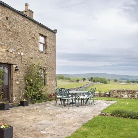 Hill Farm 14 *